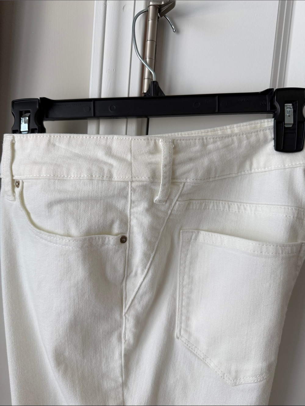 Chicos size 2 Platinum style jegging with button fly and zipper - Picture 4 of 5